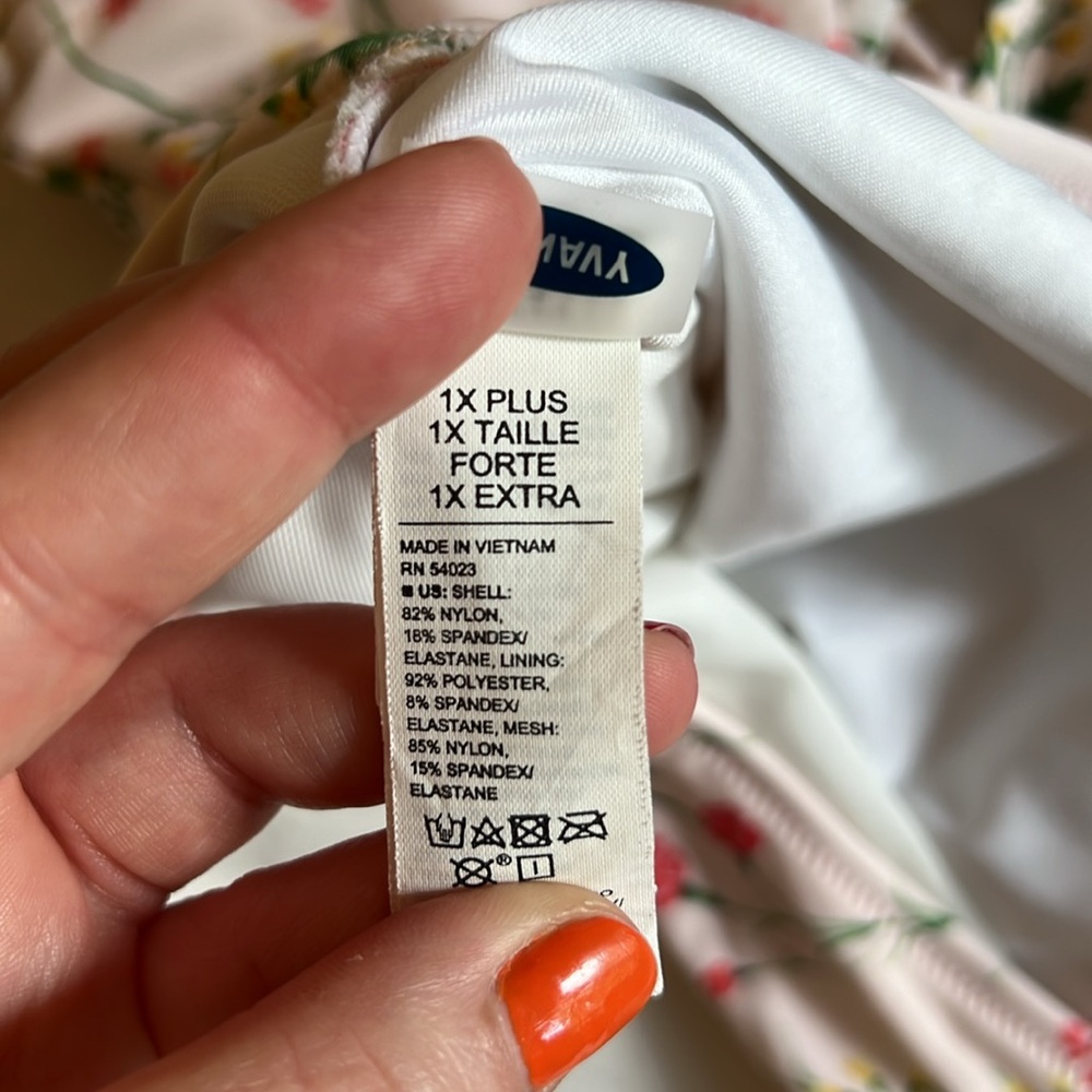 Old Navy Floral One Piece Swimsuit - Picture 6 of 6